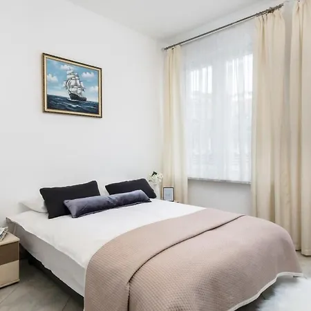 Elite Basilica Mariacka Apartmán *